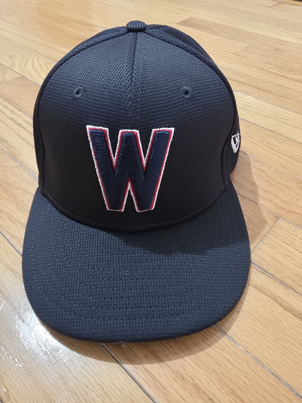 W Embroidered Black Baseball Cap - New Era Size 7 3/8